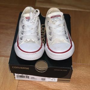 Infant Chuck Taylor All Star low tops size 4